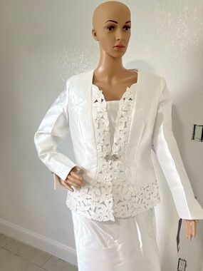 Elegant White Women's Satin Jacket with Lace Trim